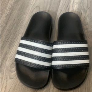 ADIDAS slides Men size 7 Black and White